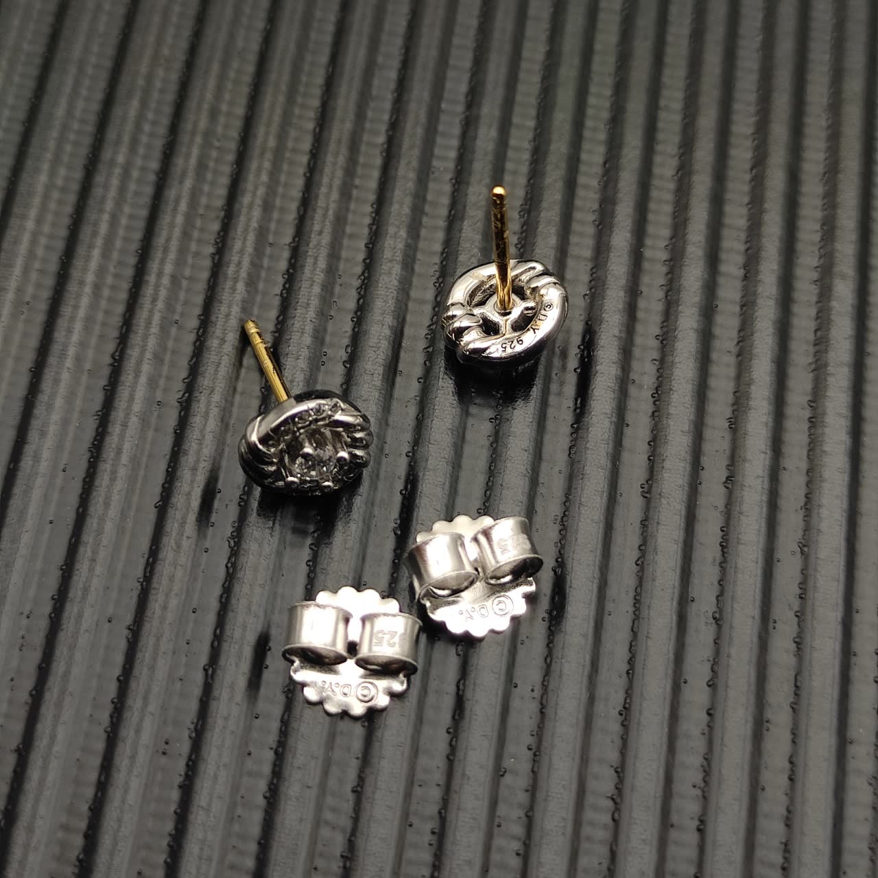 David Yurman Elegant Diamond Stud Earrings